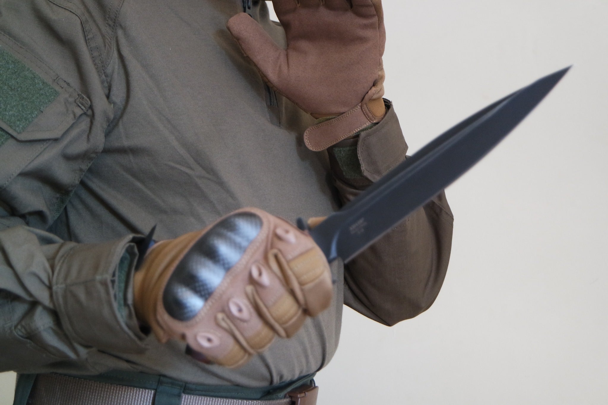 MTG TACTICAL GLOVES - COYOTE