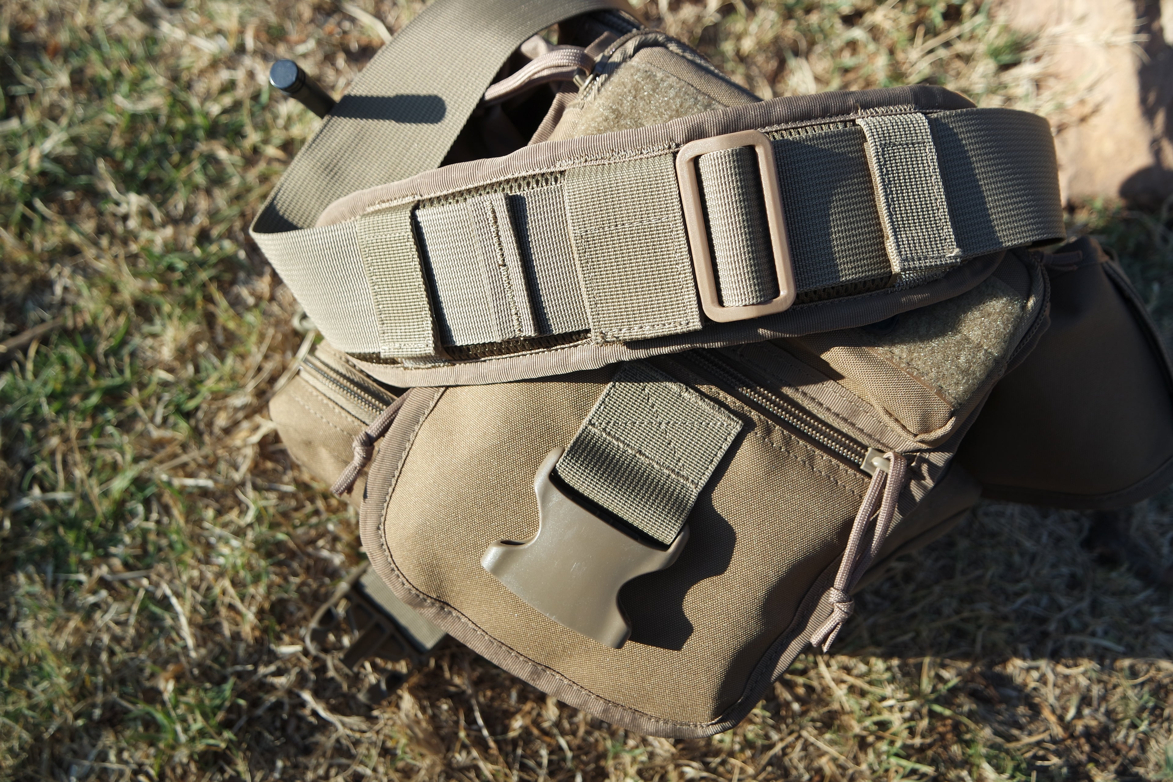 M.T.G. MESSENGER BAG - COYOTE