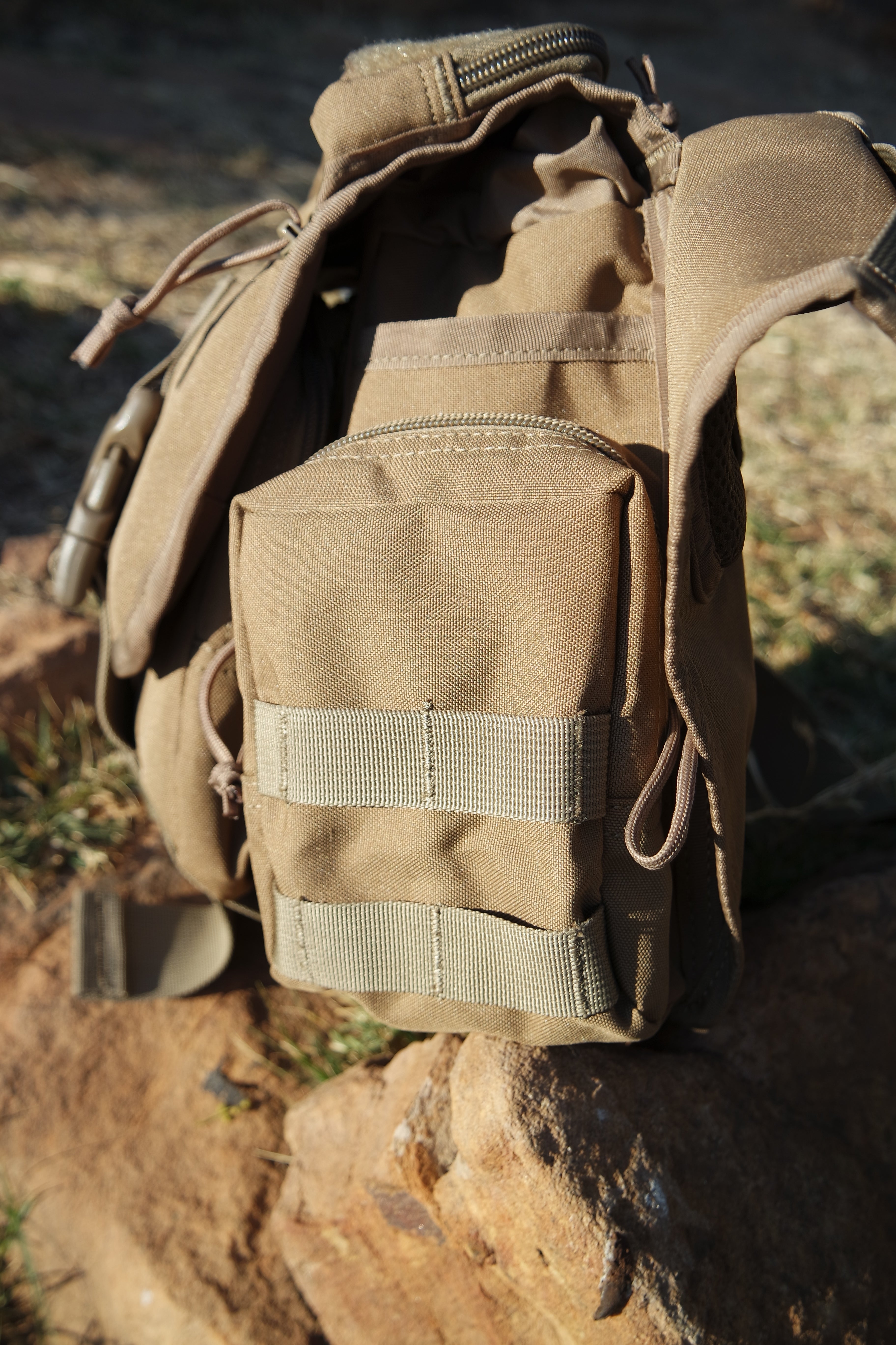 M.T.G. MESSENGER BAG - COYOTE