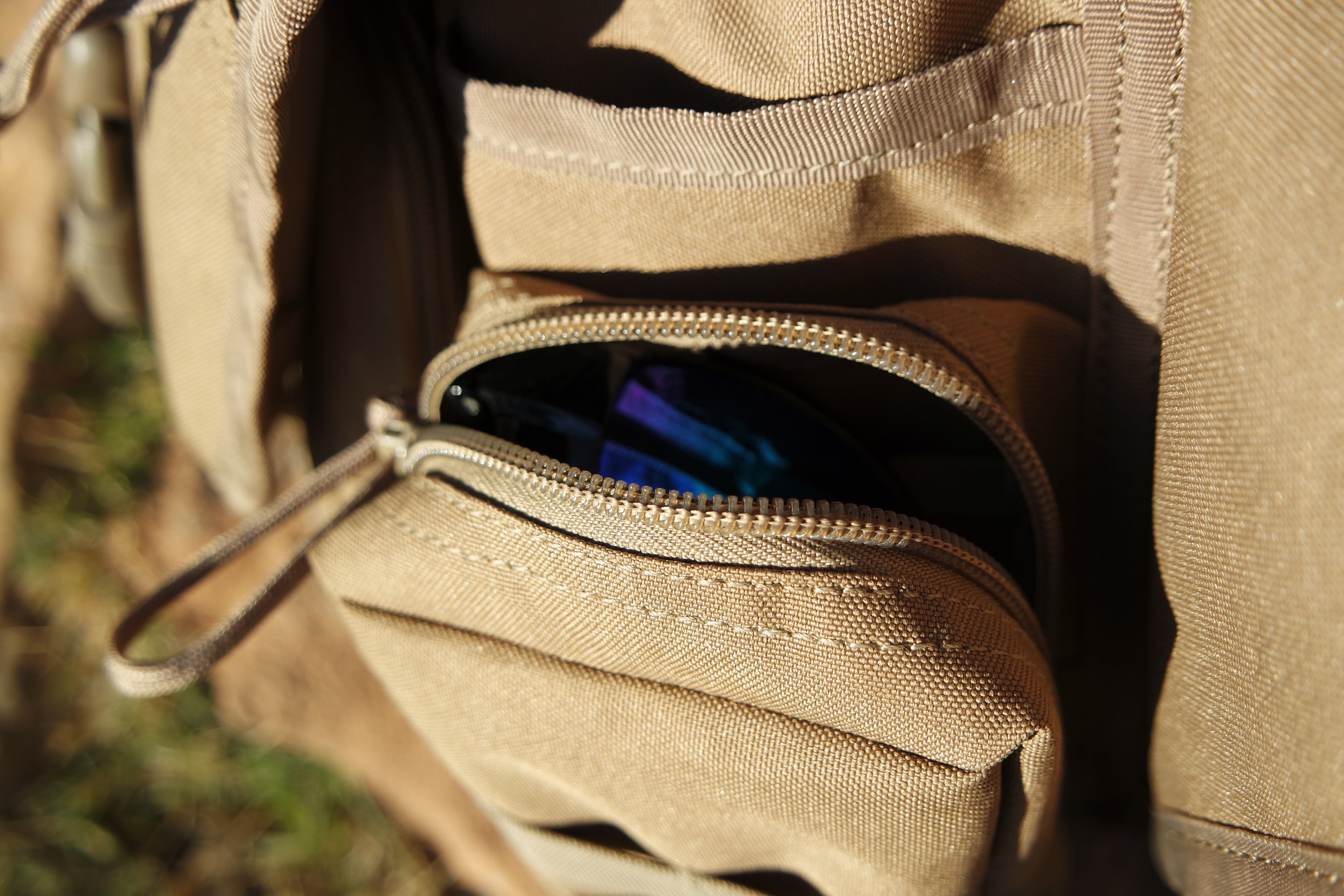 M.T.G. MESSENGER BAG - COYOTE