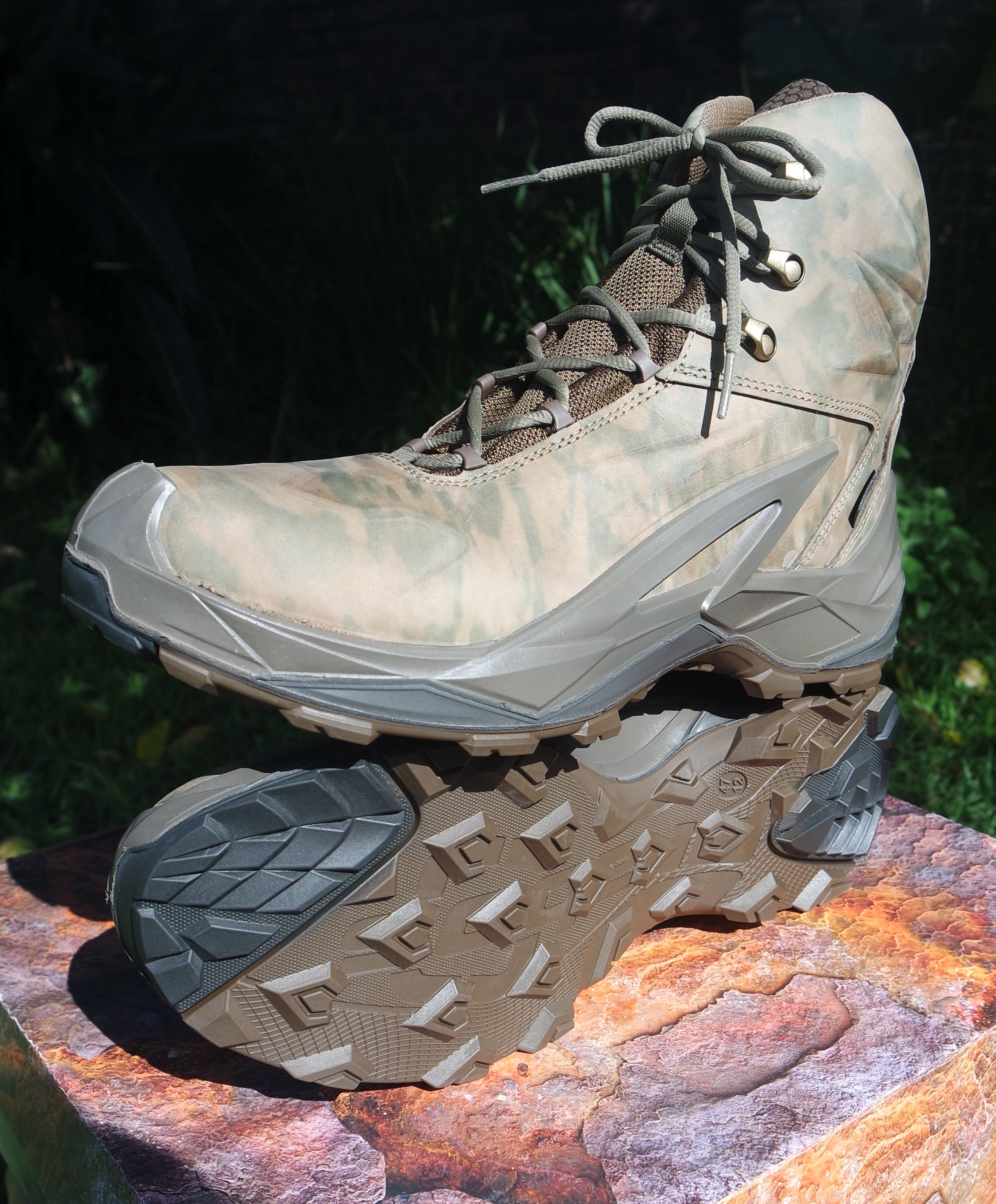 PRABOS STRIKER MID GTX