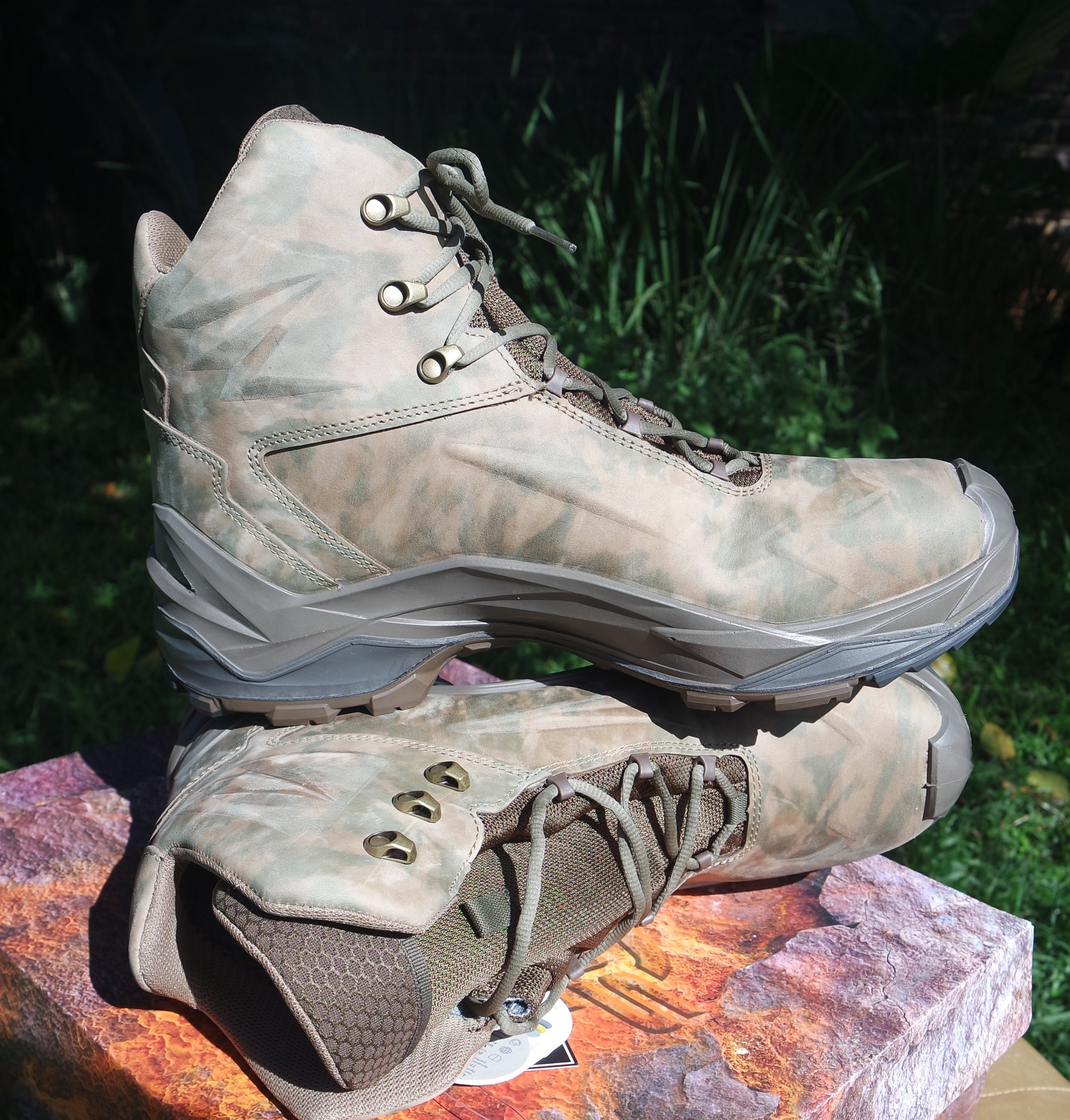 PRABOS STRIKER MID GTX